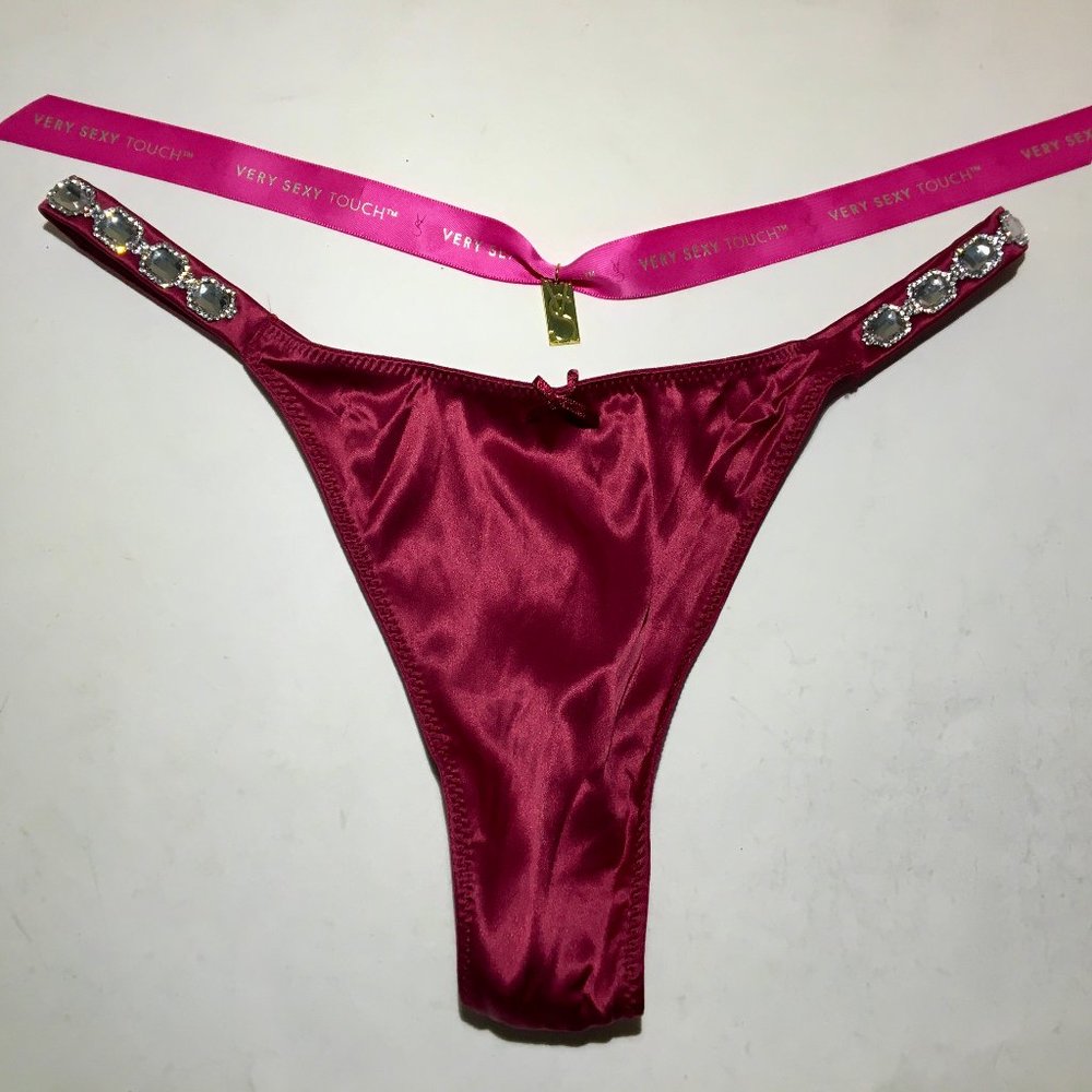 Victorias Secret Bombshell Shine Thong RED HOT S